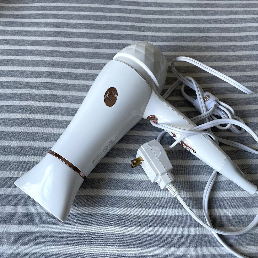 T3 Featherweight Luxe 2I Hair Dryer - White/Gold